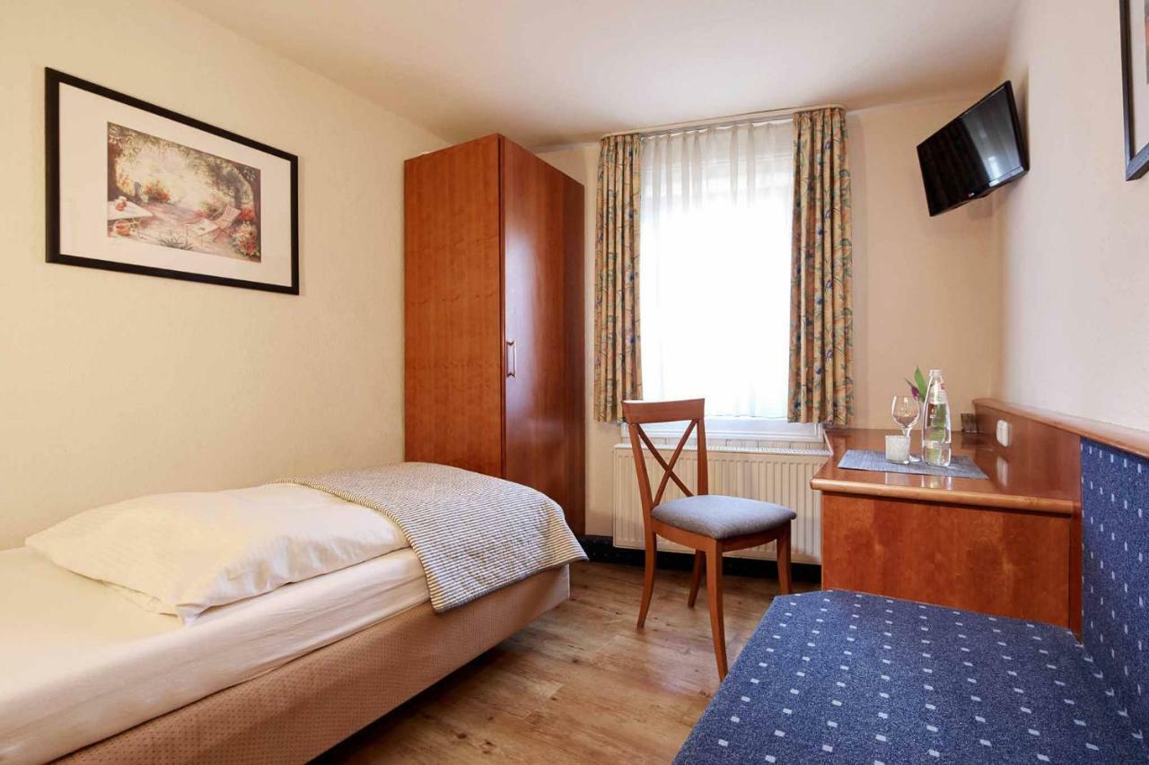Hotel Eisenbahn Karlstadt Kültér fotó